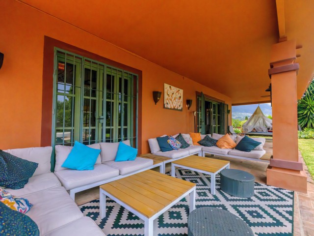 5 Bedrooms Villa in Nueva Andalucía