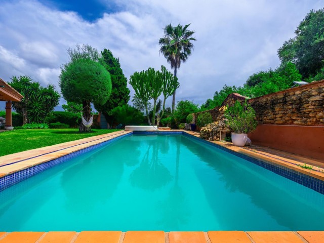 5 Bedrooms Villa in Nueva Andalucía