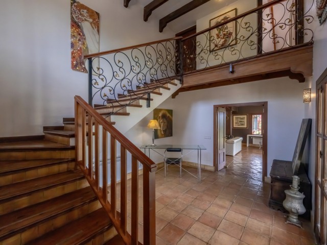 5 Bedrooms Villa in Nueva Andalucía