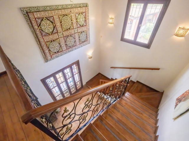 5 Bedrooms Villa in Nueva Andalucía