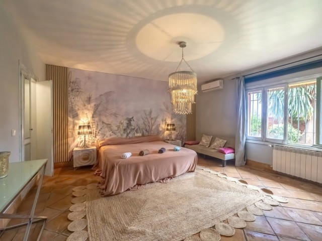 5 Bedrooms Villa in Nueva Andalucía