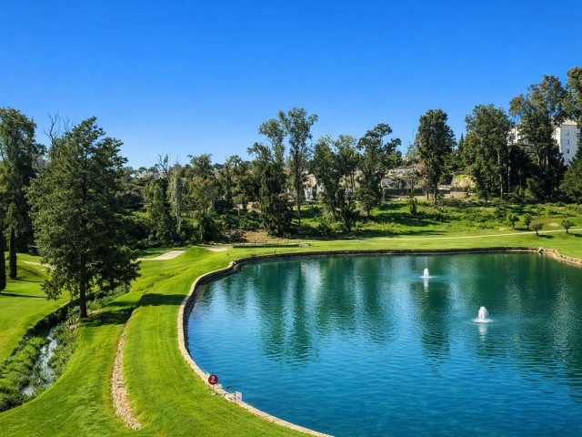 Apartamento con 2 Dormitorios  en Guadalmina Alta