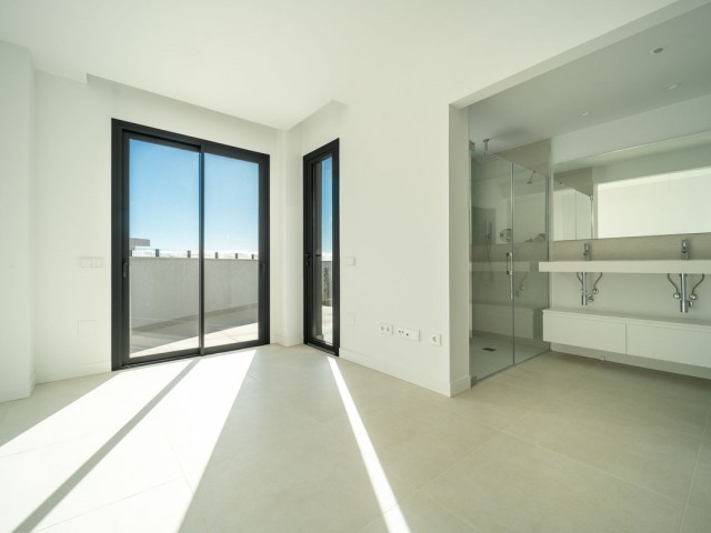 2 Bedrooms Apartment in Benalmadena