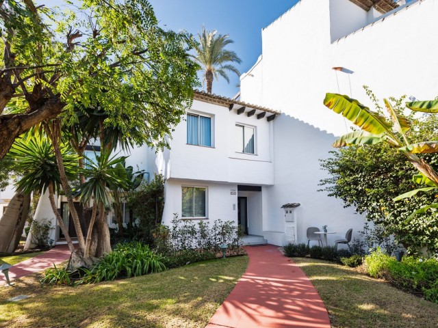 3 Slaapkamer Rijtjeshuis in Costalita