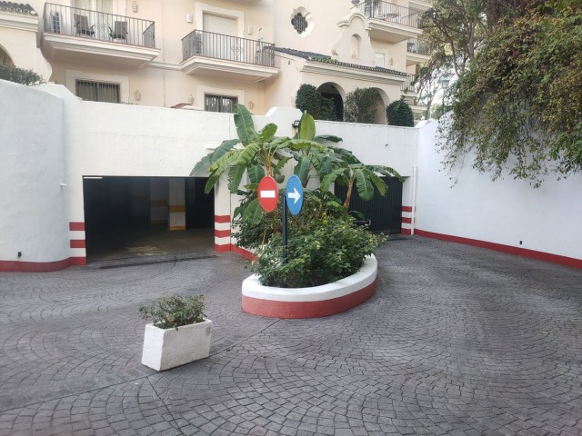 2 Bedrooms Apartment in Puerto Banús