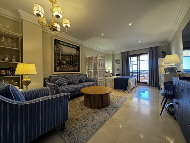 Apartment, Benahavis, R5110465