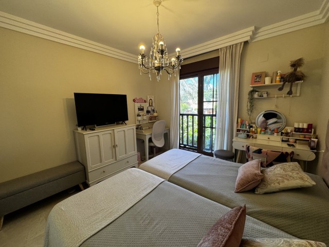 2 Bedrooms Apartment in Benahavís