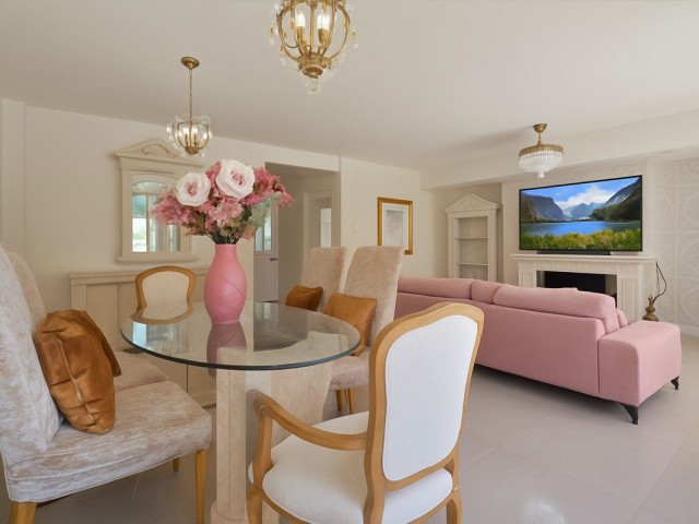 4 Bedrooms Townhouse in Estepona