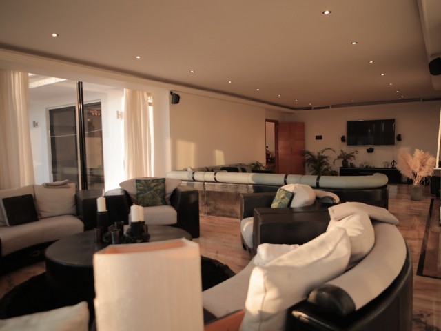 8 Slaapkamer Villa in Artola