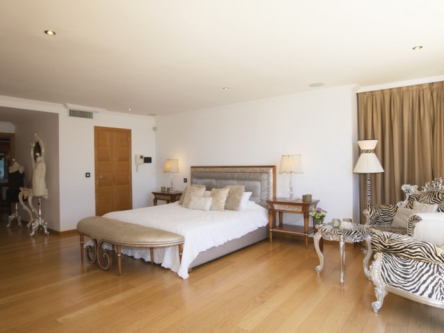 8 Sovrums Villa i Artola