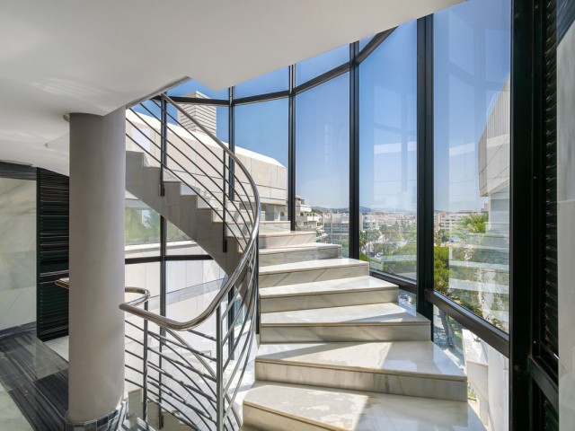 2 Bedrooms Apartment in Marbella