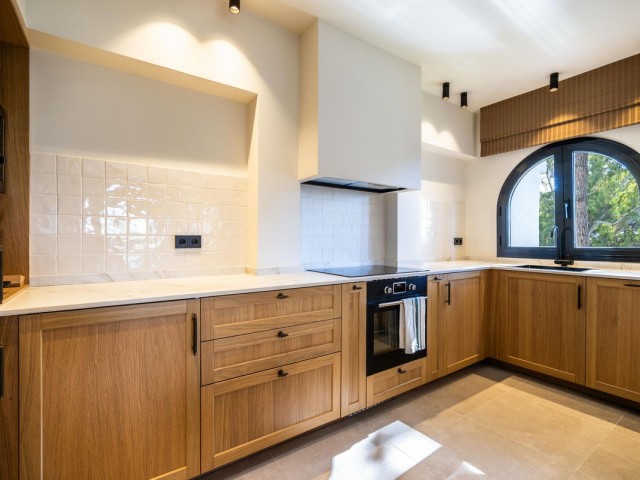 3 Bedrooms Apartment in Nueva Andalucía