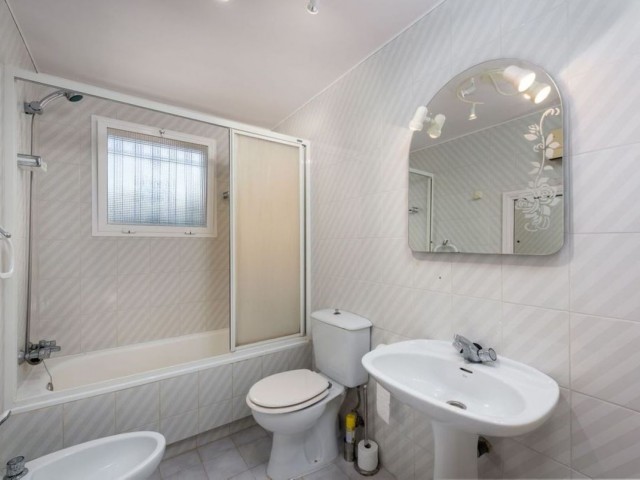 3 Bedrooms Villa in Calahonda