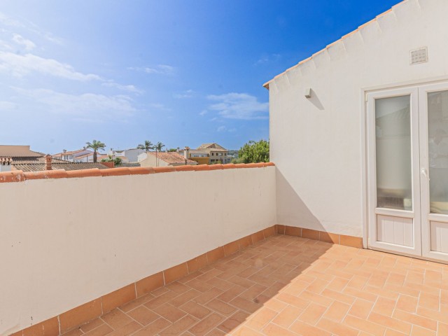 4 Bedrooms Villa in Sotogrande