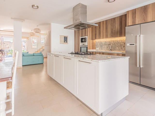 4 Bedrooms Villa in Sotogrande