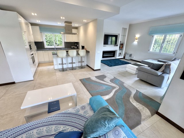 5 Bedrooms Villa in Nueva Andalucía