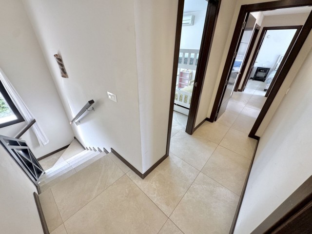 5 Bedrooms Villa in Nueva Andalucía