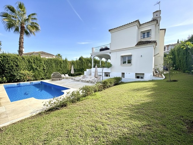 5 Schlafzimmer Villa in Nueva Andalucía