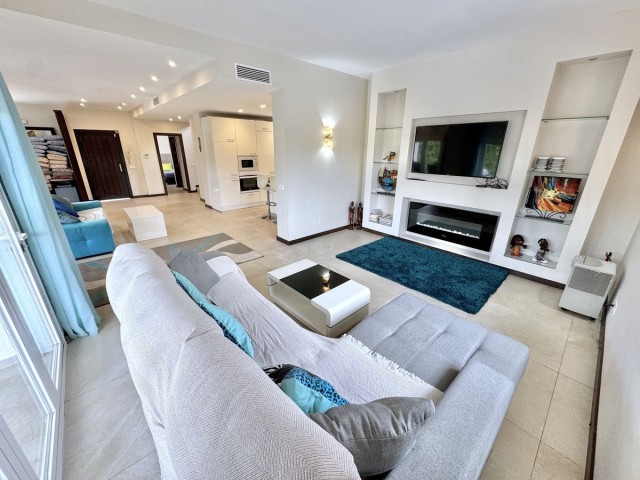 5 Schlafzimmer Villa in Nueva Andalucía