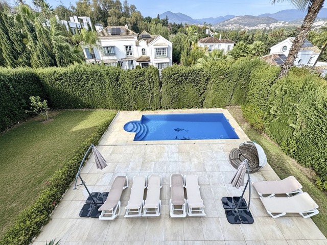5 Schlafzimmer Villa in Nueva Andalucía