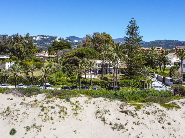 5 Bedrooms Villa in Los Monteros