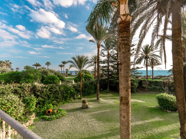 5 Bedrooms Villa in Los Monteros