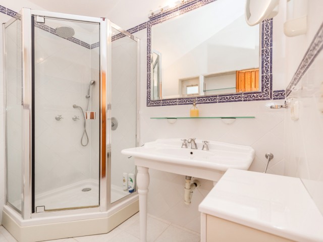 5 Bedrooms Villa in Los Monteros