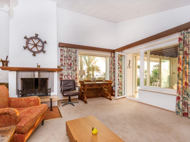 5 Bedrooms Villa in Los Monteros