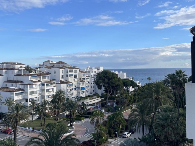 2 Bedrooms Apartment in Puerto Banús