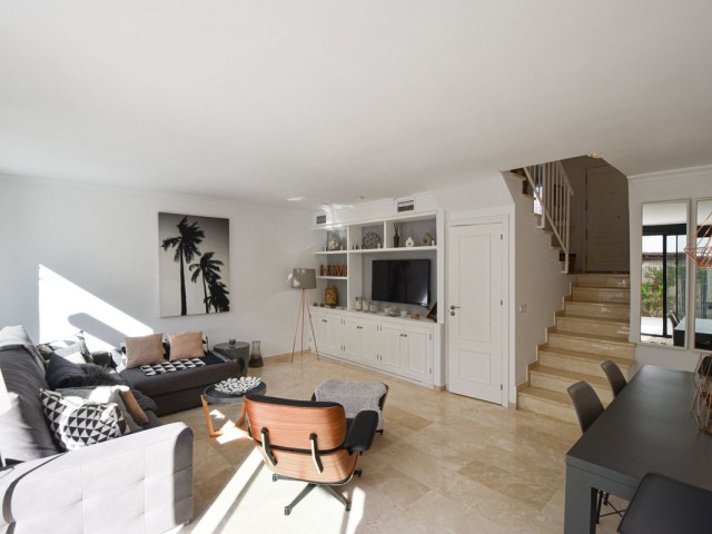 4 Bedrooms Townhouse in San Pedro de Alcántara