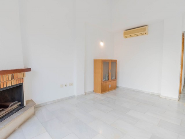 3 Bedrooms Townhouse in Fuengirola