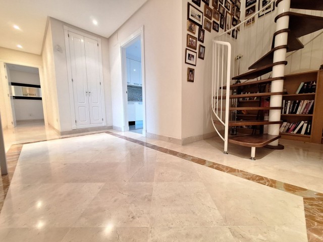 3 Bedrooms Apartment in Nueva Andalucía