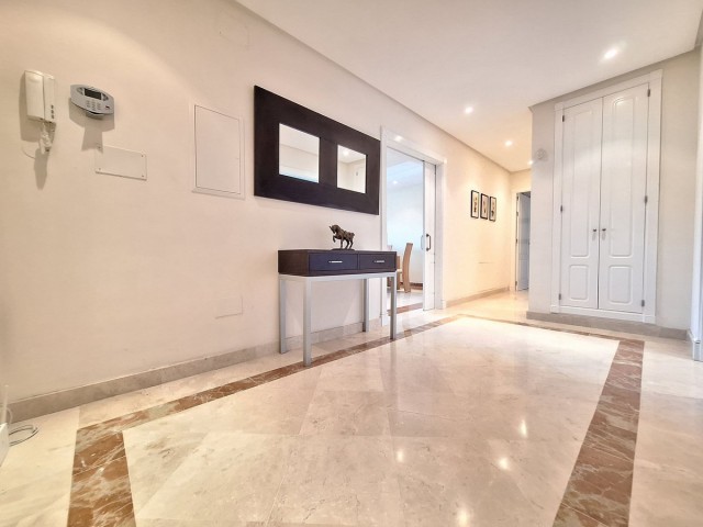 3 Bedrooms Apartment in Nueva Andalucía