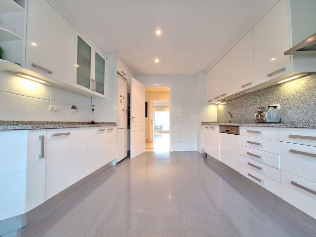 3 Bedrooms Apartment in Nueva Andalucía