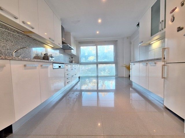 3 Bedrooms Apartment in Nueva Andalucía