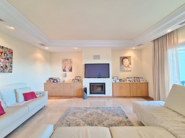 3 Bedrooms Apartment in Nueva Andalucía