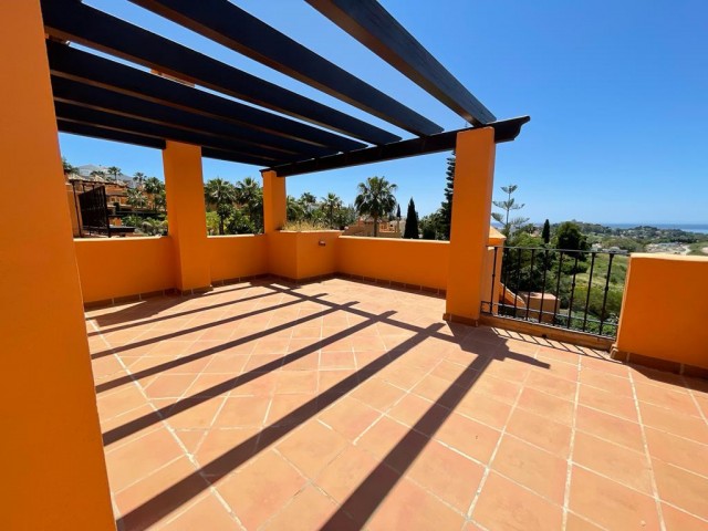 3 Bedrooms Townhouse in Benahavís