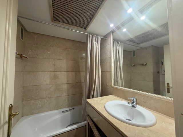 1 Bedrooms Apartment in Puerto Banús