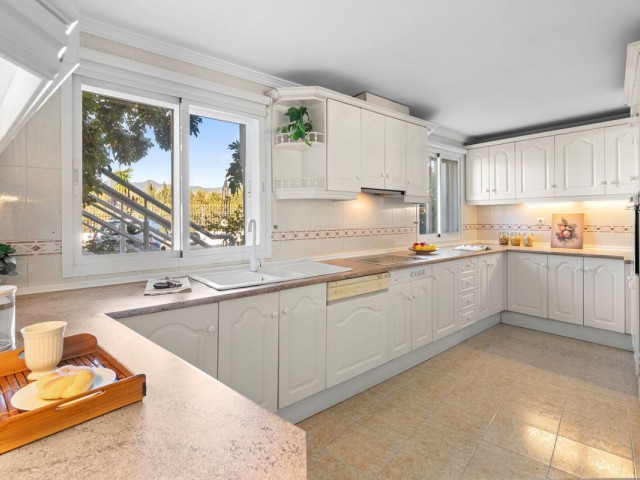 3 Bedrooms Apartment in Estepona