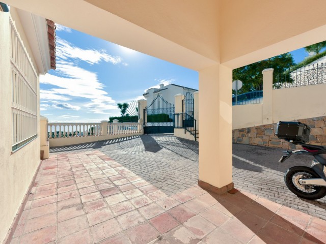 3 Bedrooms Villa in Calahonda