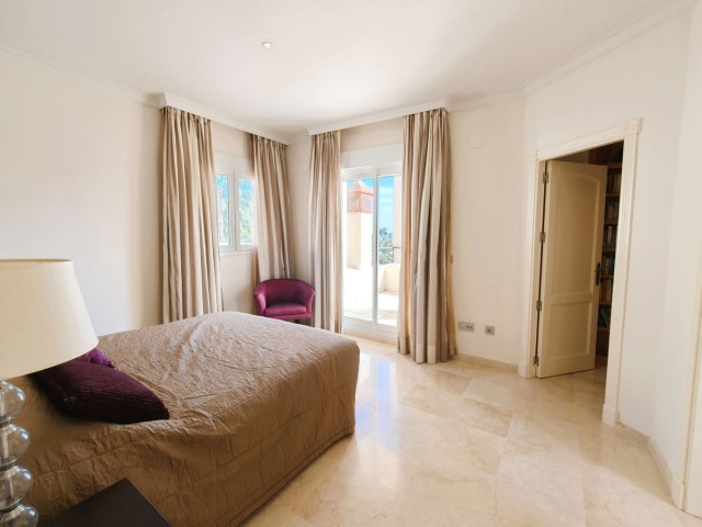 3 Bedrooms Apartment in San Roque Club