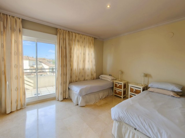 3 Bedrooms Apartment in San Roque Club