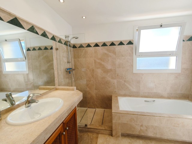 3 Schlafzimmer Apartment in San Roque Club