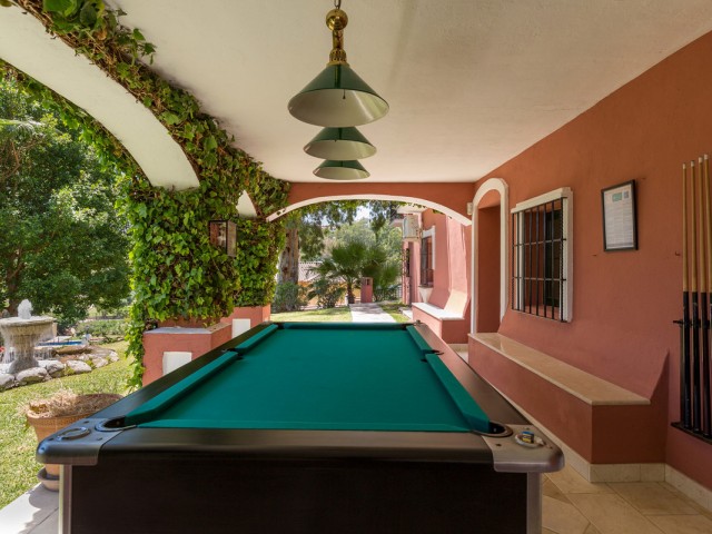 12 Bedrooms Villa in Benahavís