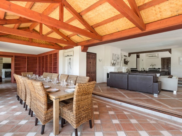 12 Bedrooms Villa in Benahavís