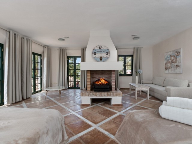 12 Bedrooms Villa in Benahavís