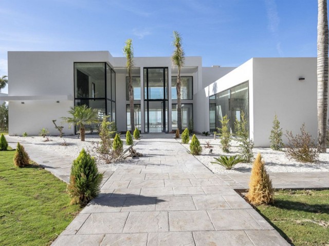 5 Makuuhuoneen Huvila Benahavís