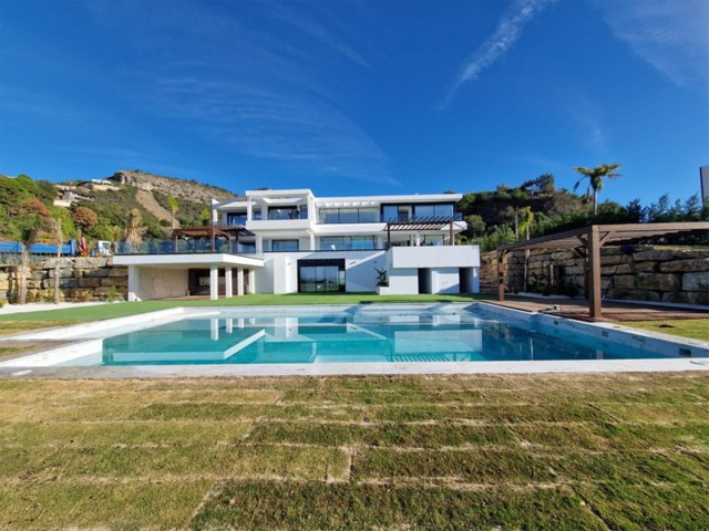 5 Makuuhuoneen Huvila Benahavís