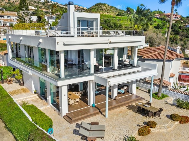 4 Schlafzimmer Villa in Benalmadena