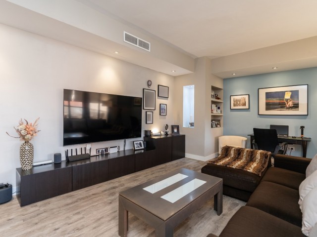 3 Bedrooms Apartment in Elviria